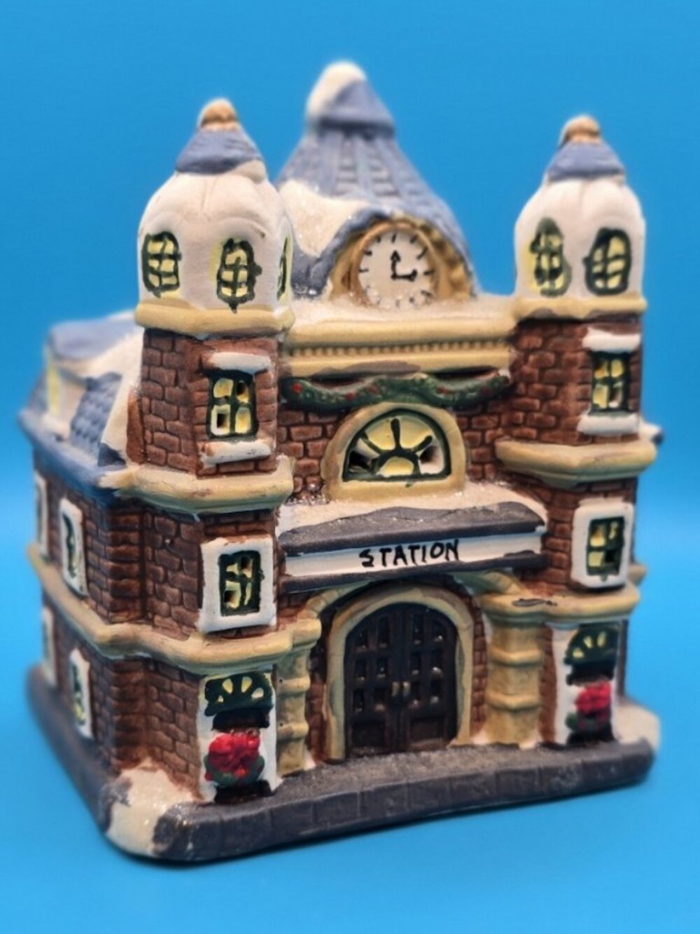 Vintage 2001 CobbleStone Corners Christmas Village "Train Station" 4" Tall Mini